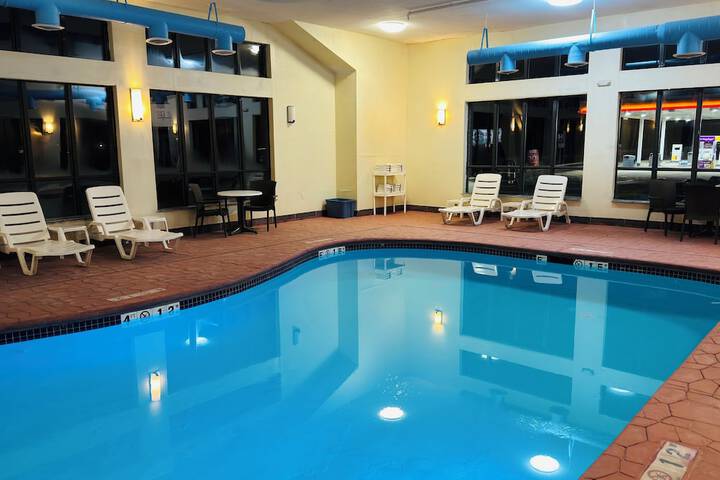 Comfort Suites Plymouth near US-30