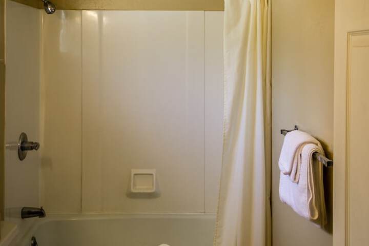 Room 32 of 90