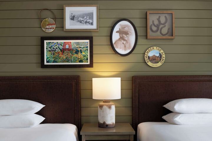 Room 13 of 75