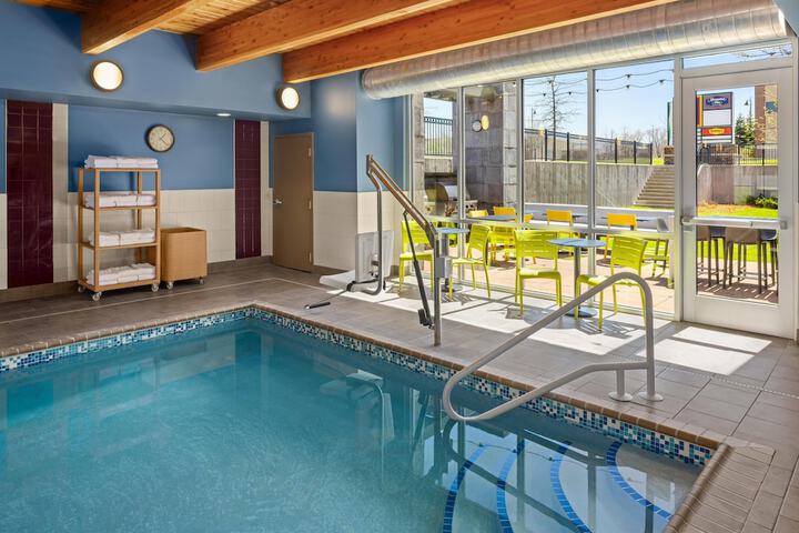 Home2 Suites by Hilton Roseville Minneapolis