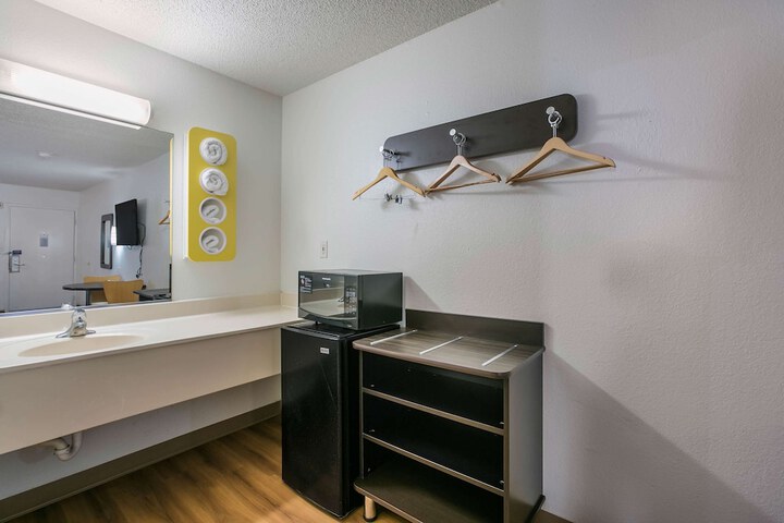 Room 27 of 30