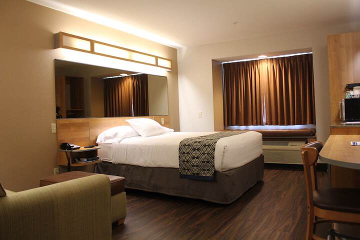 Room 32 of 42