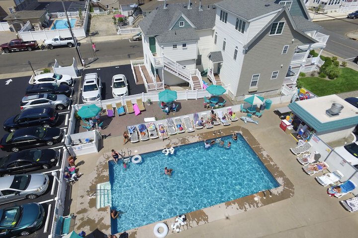 Pool 10 of 48