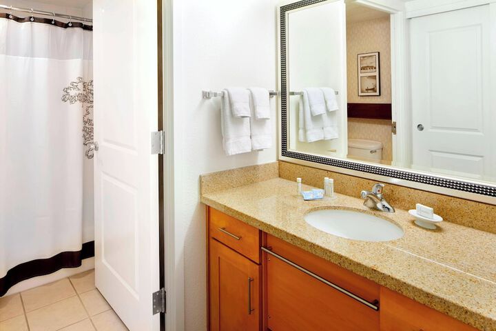 Room 15 of 28