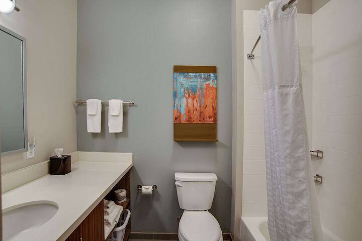 Room 32 of 39