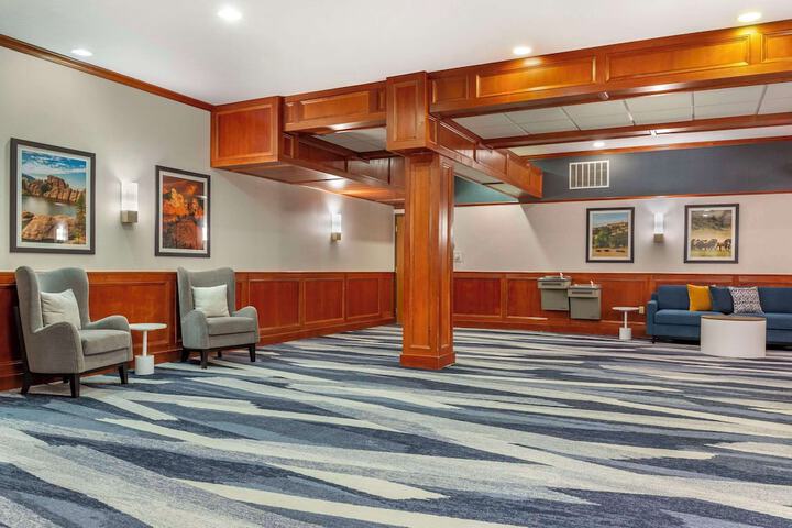 Comfort Inn & Suites Rapid City near Mt. Rushmore