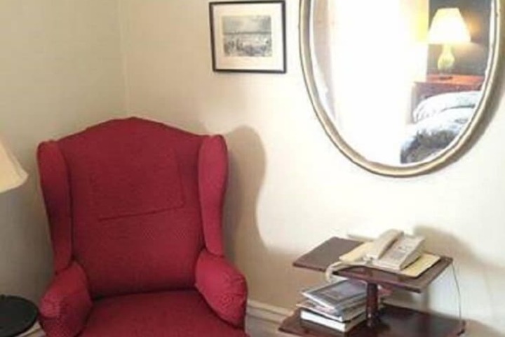 Room 15 of 28