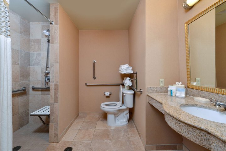 Room 16 of 34