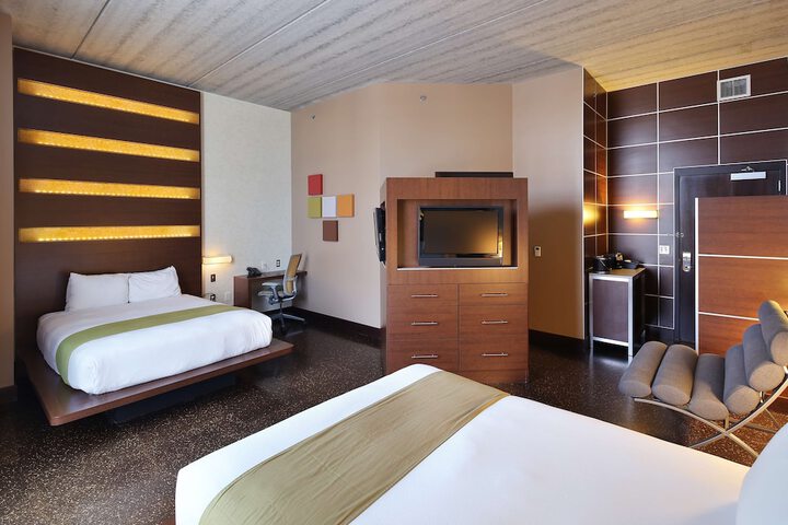 Tulyp Tapestry Collection by Hilton