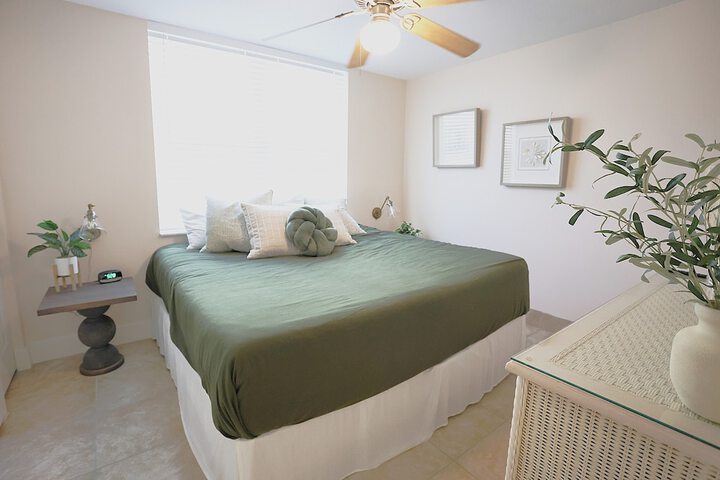 Room 119 of 169