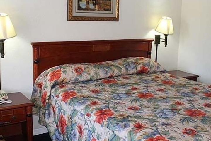 Room 18 of 21