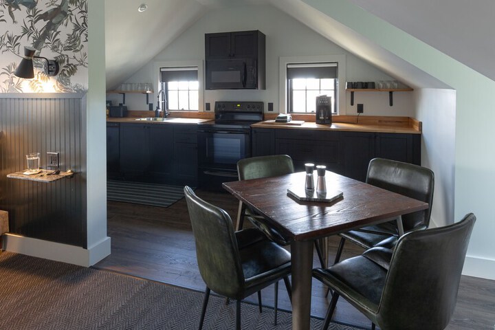 Room 15 of 27