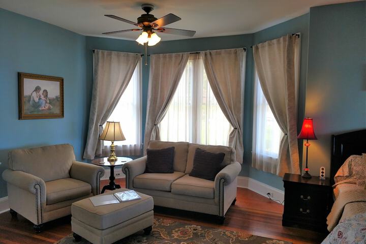 Room 35 of 60