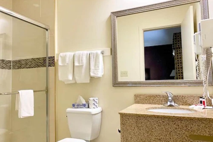 Room 6 of 29