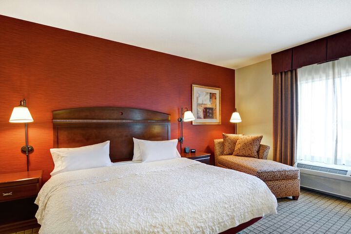 Hampton Inn & Suites Peoria at Grand Prairie IL