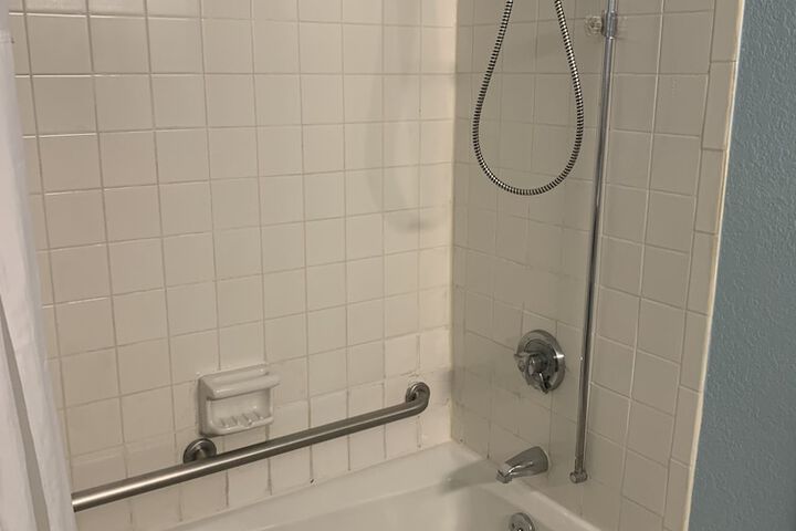 Room 11 of 24