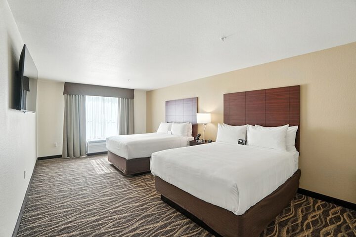 Cobblestone Hotel & Suites-Bellefontaine