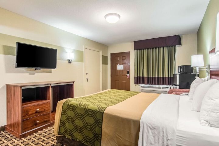 Room 21 of 43