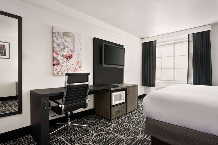 Room 21 of 52