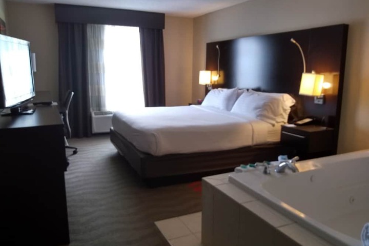 Room 66 of 99