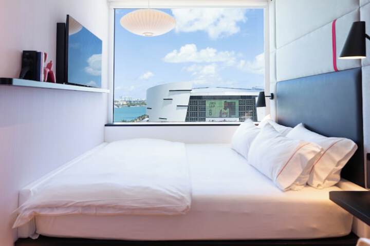 Room 18 of 33