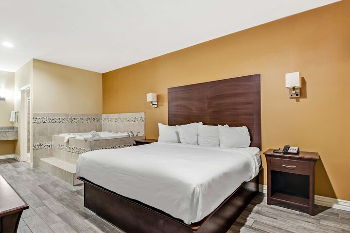 Room 19 of 30