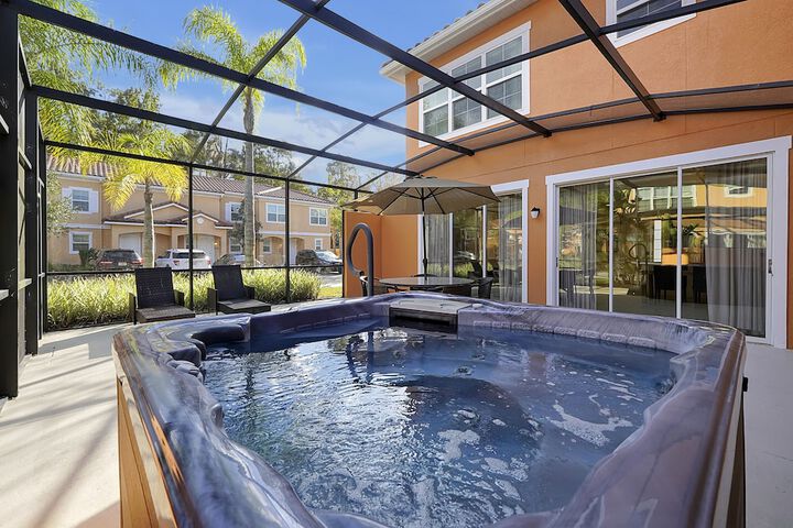 Regal Oaks Resort Vacation Townhomes by IDILIQ