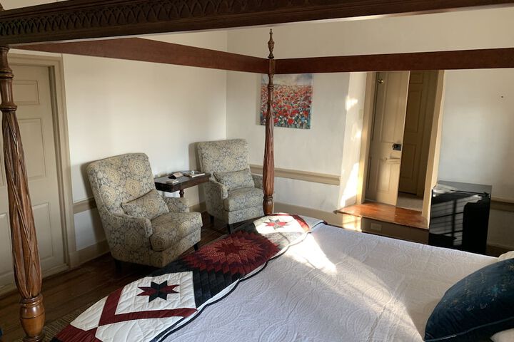 Room 8 of 17