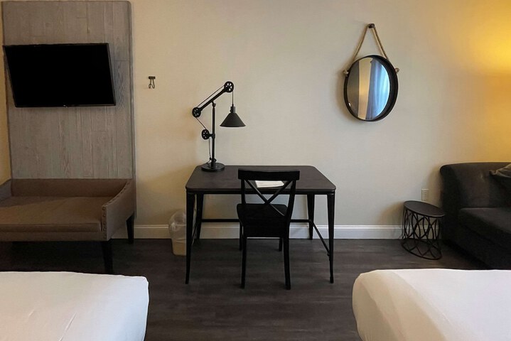 Room 55 of 91
