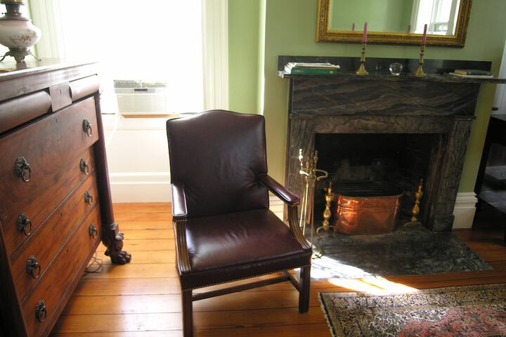 Delano Homestead Bed & Breakfast