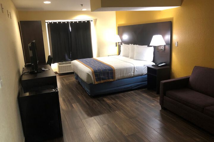Room 28 of 95