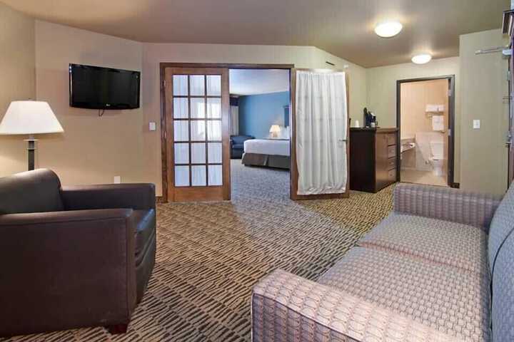 Room 34 of 43