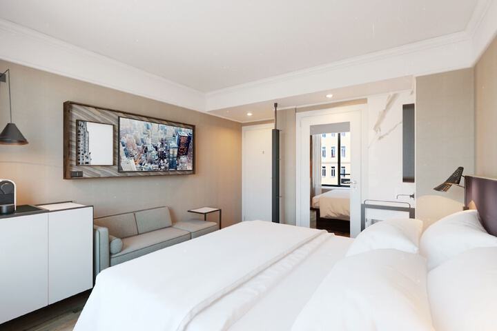 Room 38 of 43