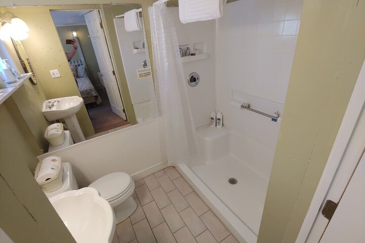 Island Guest House B & B