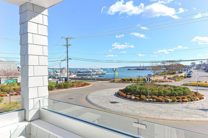 Harbourtown Suites