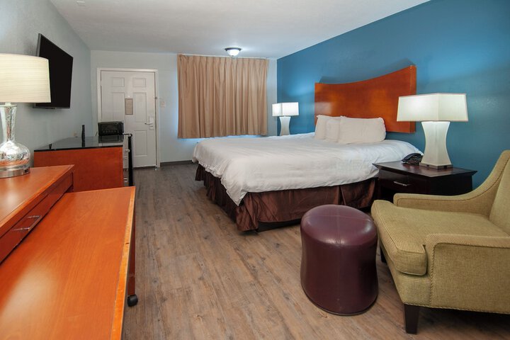 Room 7 of 16