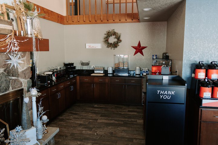 Breakfast/Coffee Service 168 of 168