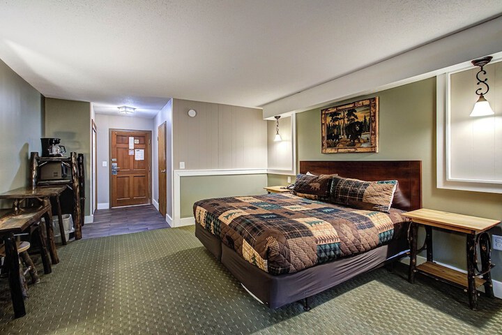 Room 64 of 104