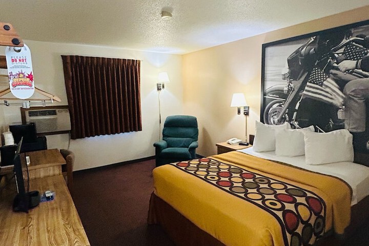 Room 28 of 37
