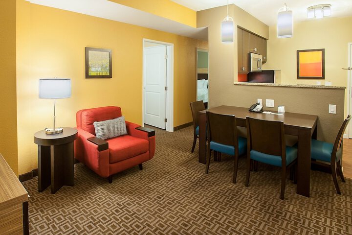 Room 21 of 34