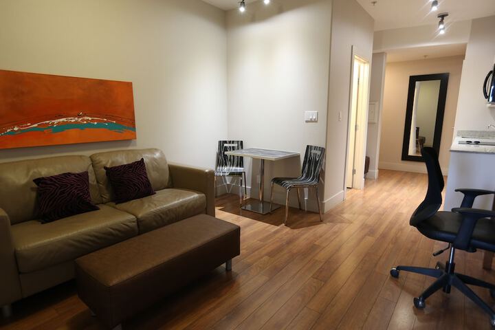Room 13 of 25