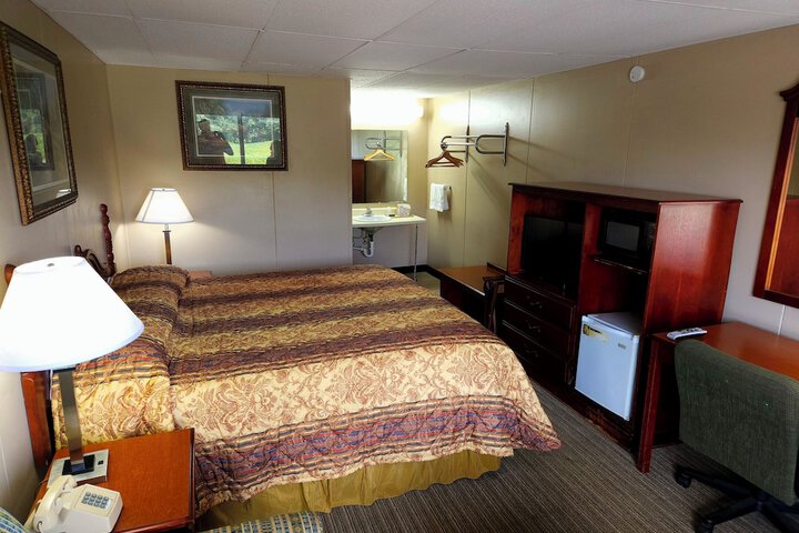 Room 5 of 13