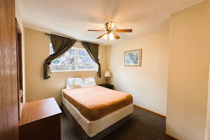 Room 163 of 299