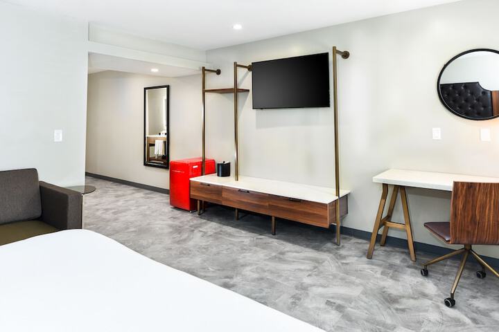 Room 18 of 49
