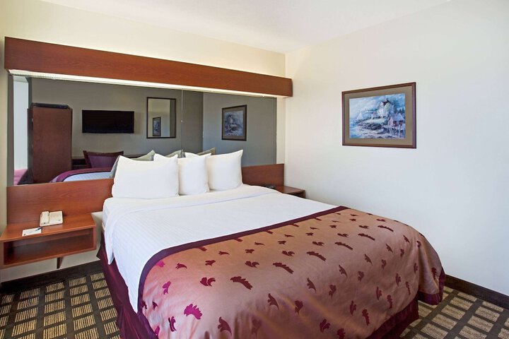 Room 3 of 11