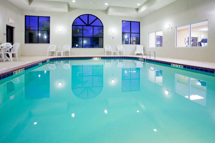 Pool 10 of 44