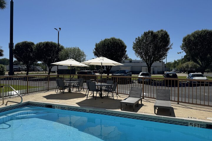 Pool 4 of 29