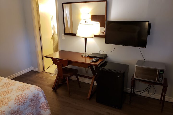 Room 12 of 33