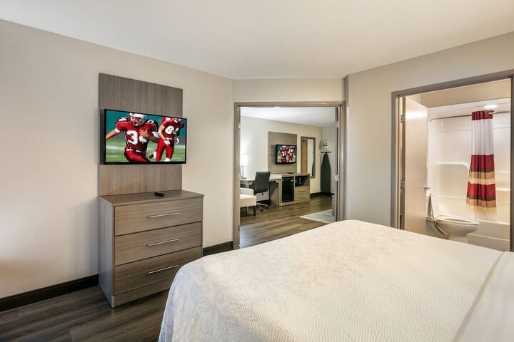 Room 18 of 37