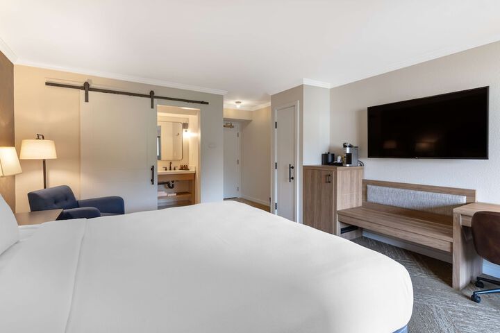 Room 33 of 56